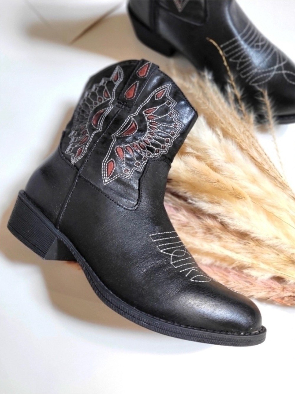 Coconuts by Matisse Black and Brown Heeled Boots size 8. women